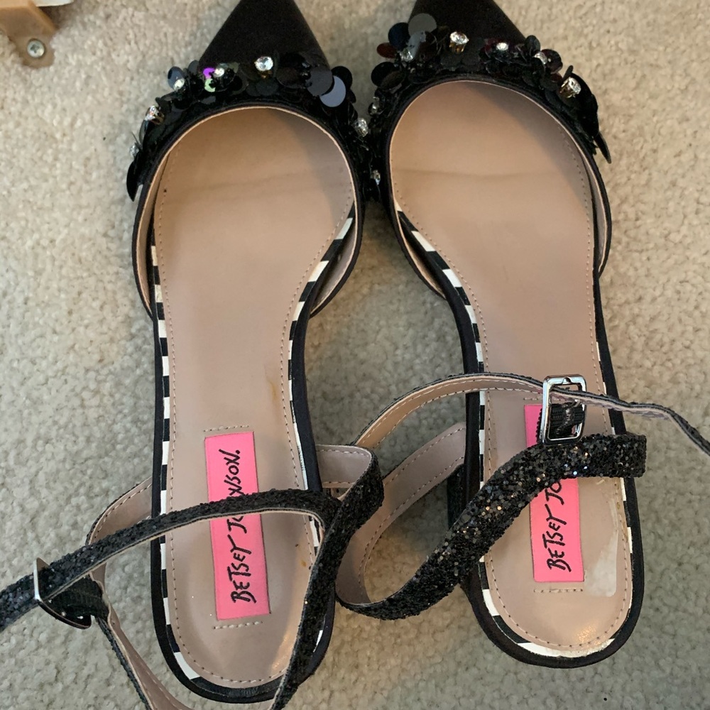 🔮Low, Black Heels!